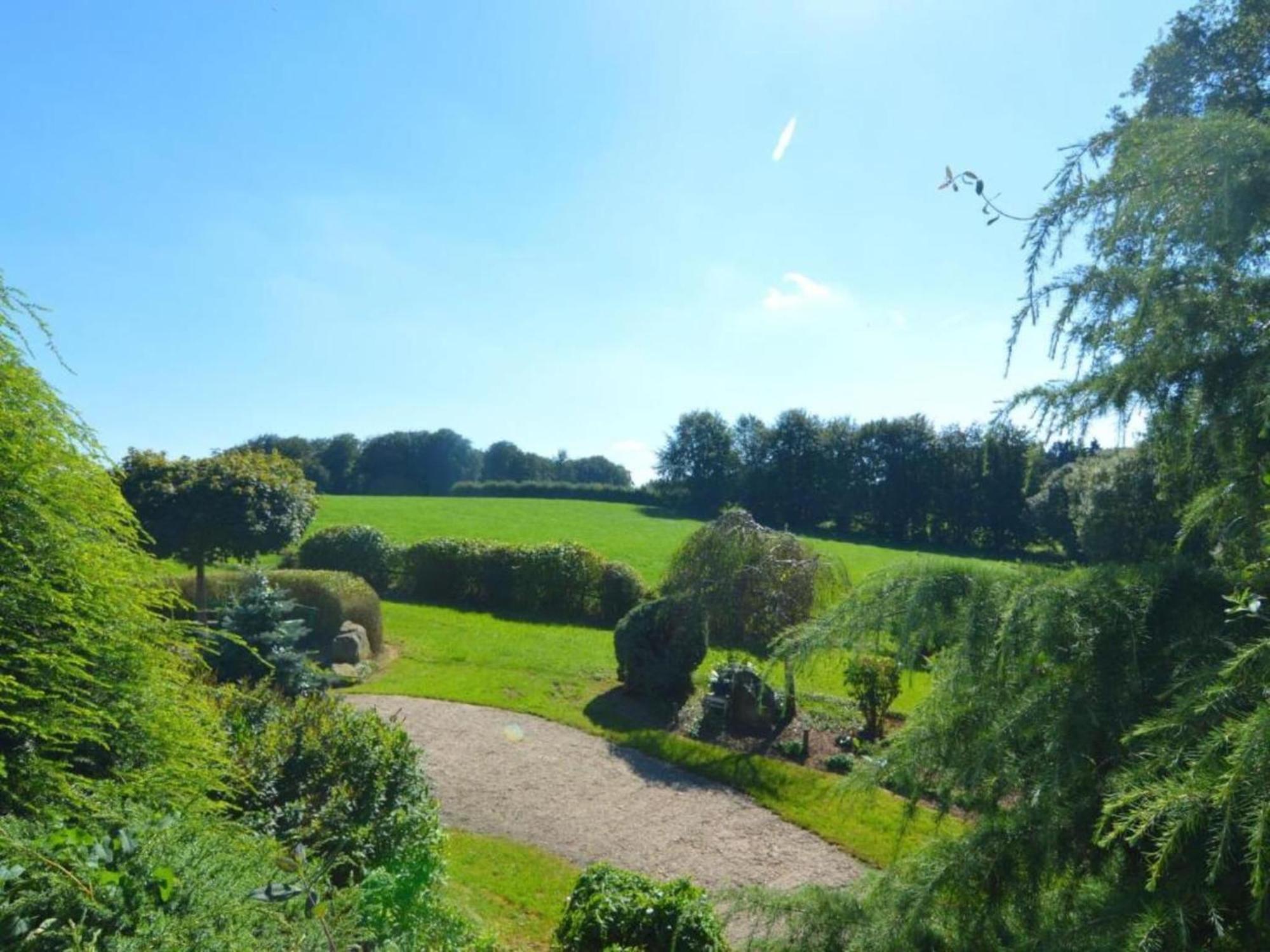 Comfy Holiday Home In Burg Reuland With Sauna Terrace Bbq エクステリア 写真